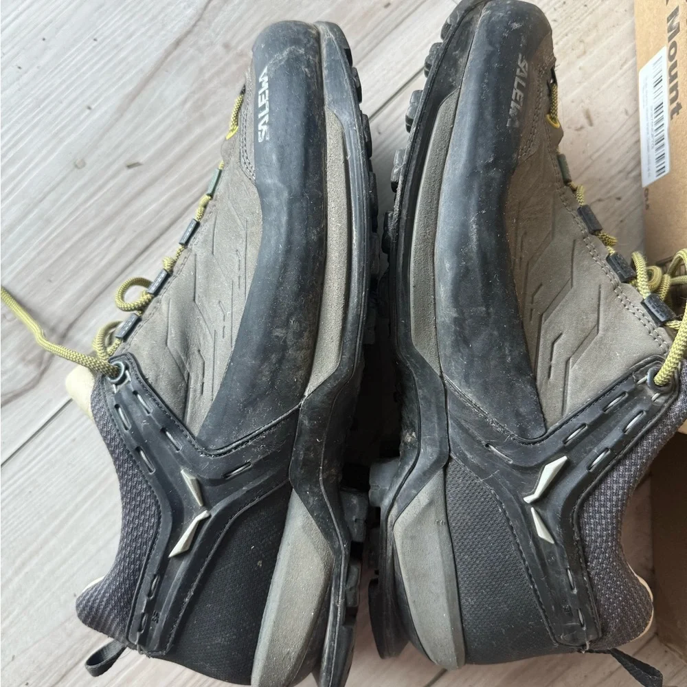 Men's size 9 Salewa Mountain Trainer Hiking Shoes - Picture 2 of 4